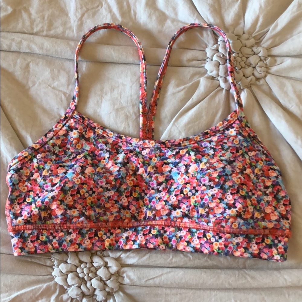 Lululemon sports bra